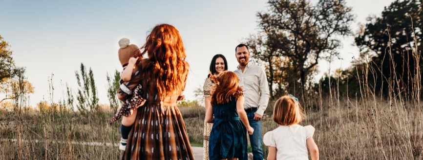 Un modèle intégratif d'EMDR et de thérapie familiale pour le traitement du traumatisme d'attachement chez les enfants