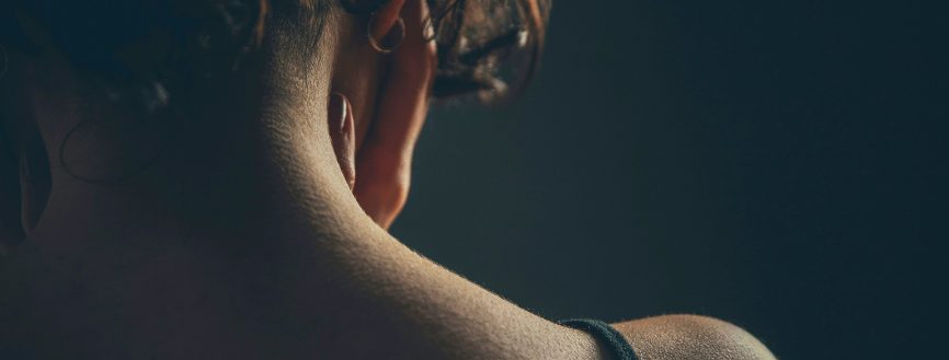 Les effets du traitement centré sur le traumatisme sur les troubles temporo-mandibulaires douloureux, le bruxisme éveillé et le bruxisme du sommeil chez les patients atteints de TSPT sévère