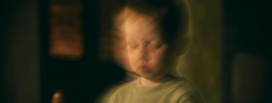 Les interventions axées sur le traumatisme les plus probantes pour les enfants et les jeunes atteints de TSPT entraînent-elles des changements dans les domaines sociaux et interpersonnels ?