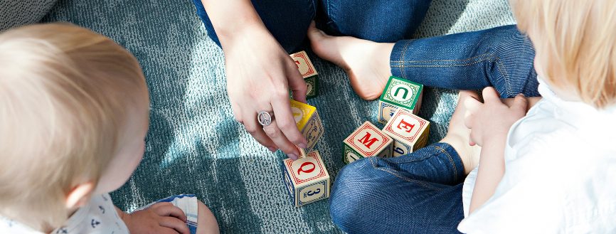 Efficacité de l'EMDR chez les enfants de 1,5 à 8 ans : premiers résultats d'une étude contrôlée Efficacité de l'EMDR chez les enfants de 1,5 à 8 ans : premiers résultats d'une étude contrôlée