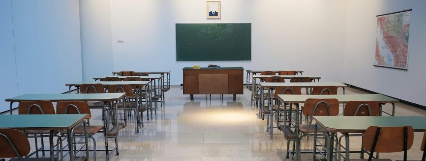 Efficacité du conseil de groupe axé sur l'EMDR pour réduire l'anxiété aux examens chez les collégiens