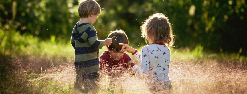 Effets à long terme de l'EMDR sur le trauma de l'enfance : une méta-analyse transnationale sur le bien-être à l'âge adulte