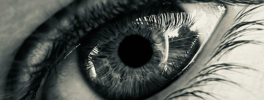 Gros plan sur un oeil humain
